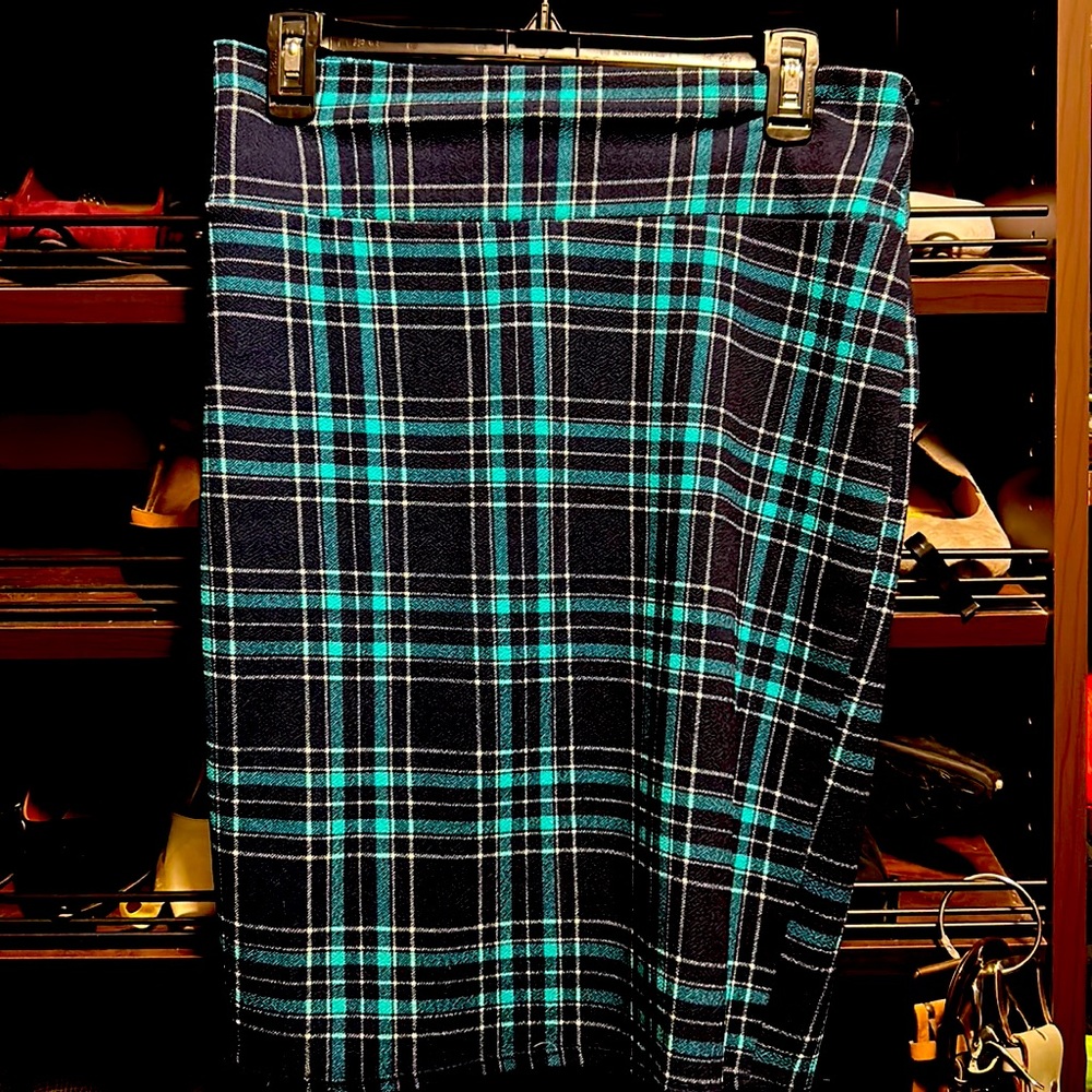 Woman’s LuLaRoe skirt.  Size S